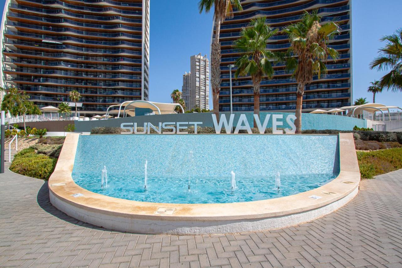Sunset Waves Sea View Apartments Бенидорм Екстериор снимка