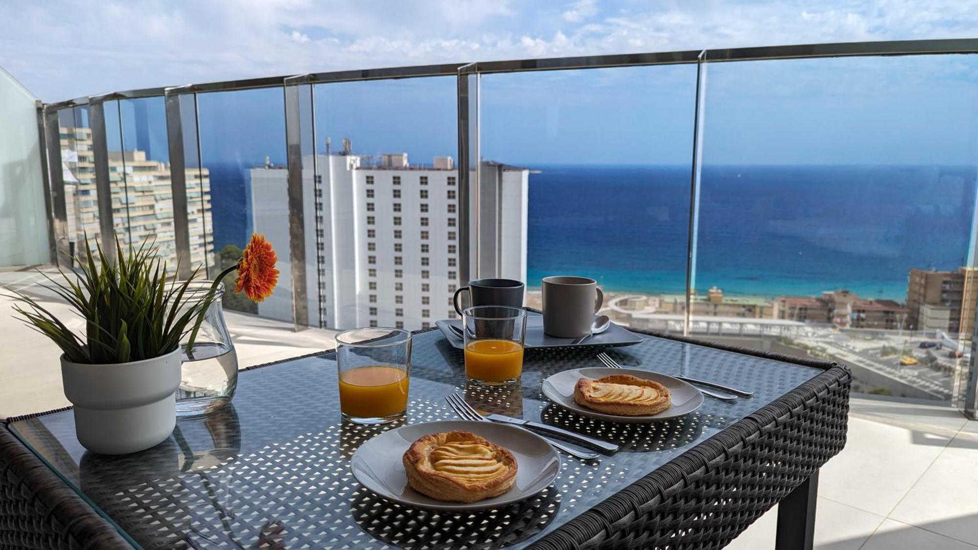 Sunset Waves Sea View Apartments Бенидорм Екстериор снимка