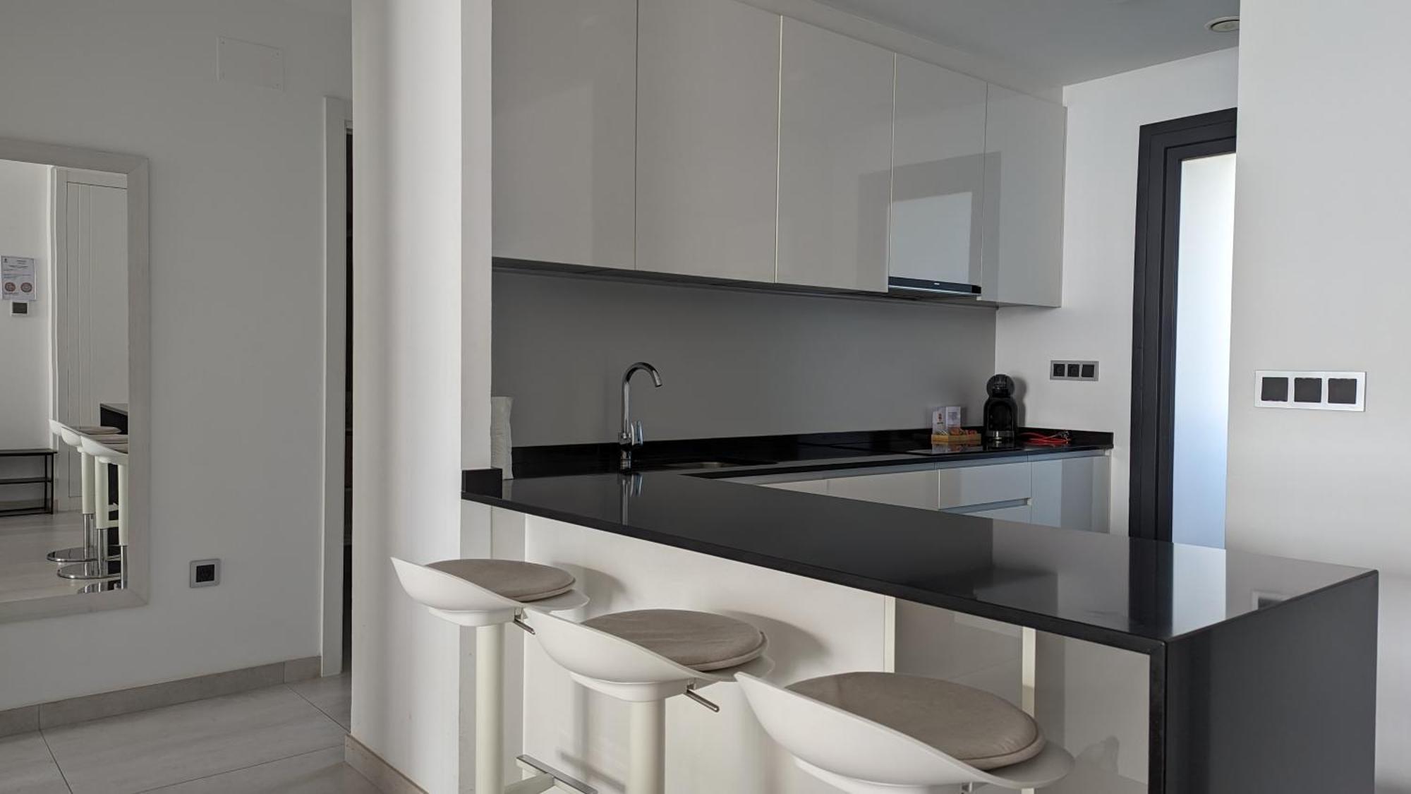 Sunset Waves Sea View Apartments Бенидорм Екстериор снимка