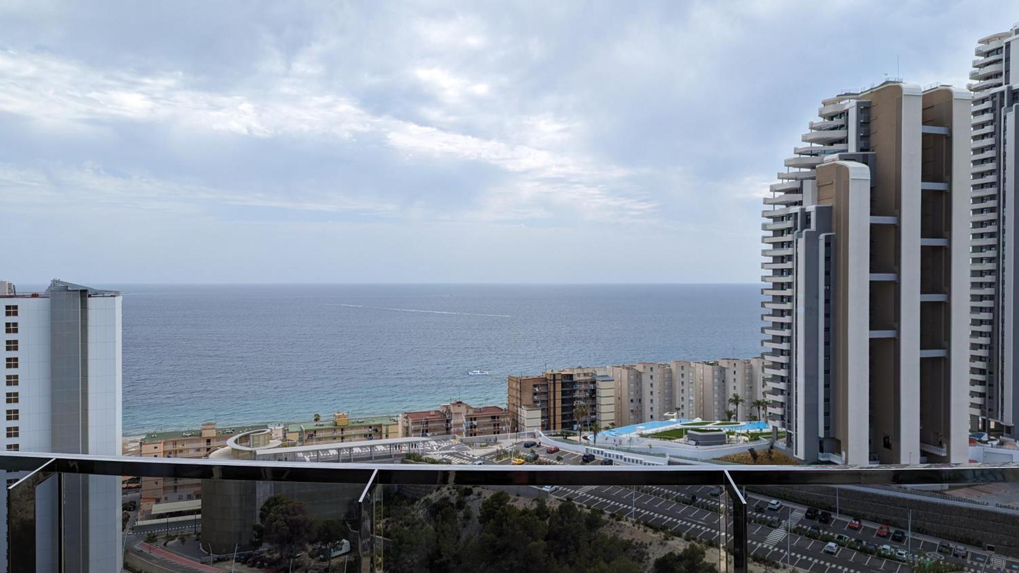 Sunset Waves Sea View Apartments Бенидорм Екстериор снимка