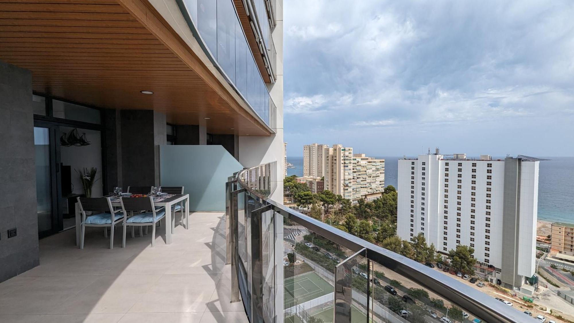 Sunset Waves Sea View Apartments Бенидорм Екстериор снимка