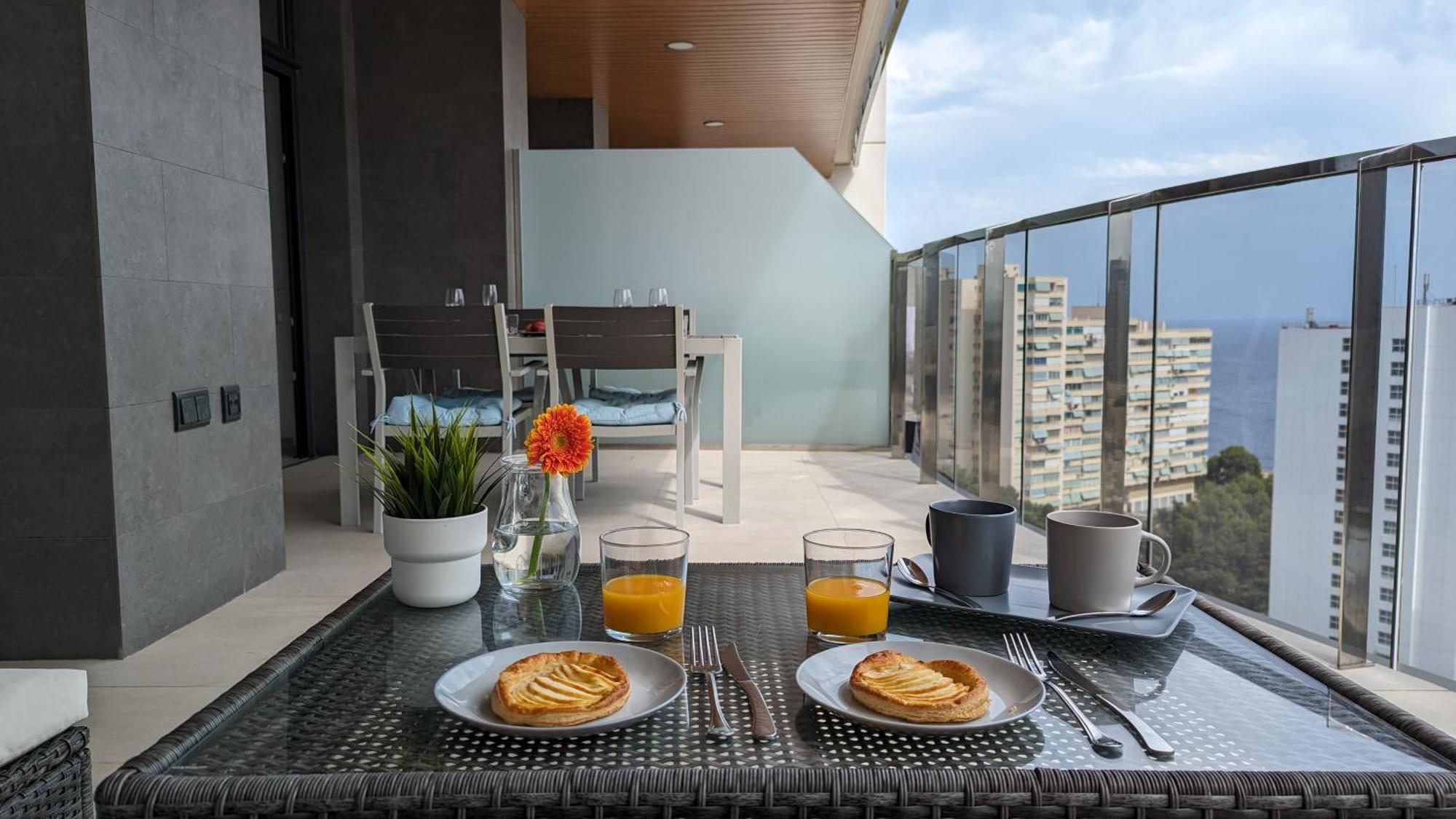 Sunset Waves Sea View Apartments Бенидорм Екстериор снимка
